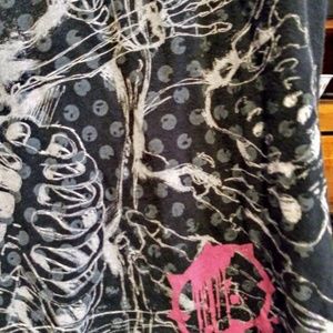 Volcom Tops - Black & Pink Skull Volcom T-Shirt Volcom Tops - Black & Pink Skull Volcom T-Shirt